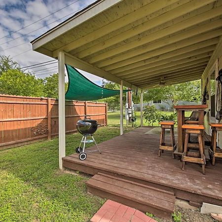 Pet-Friendly Canyon Lake Studio Fish, Boat, Relax Exterior photo