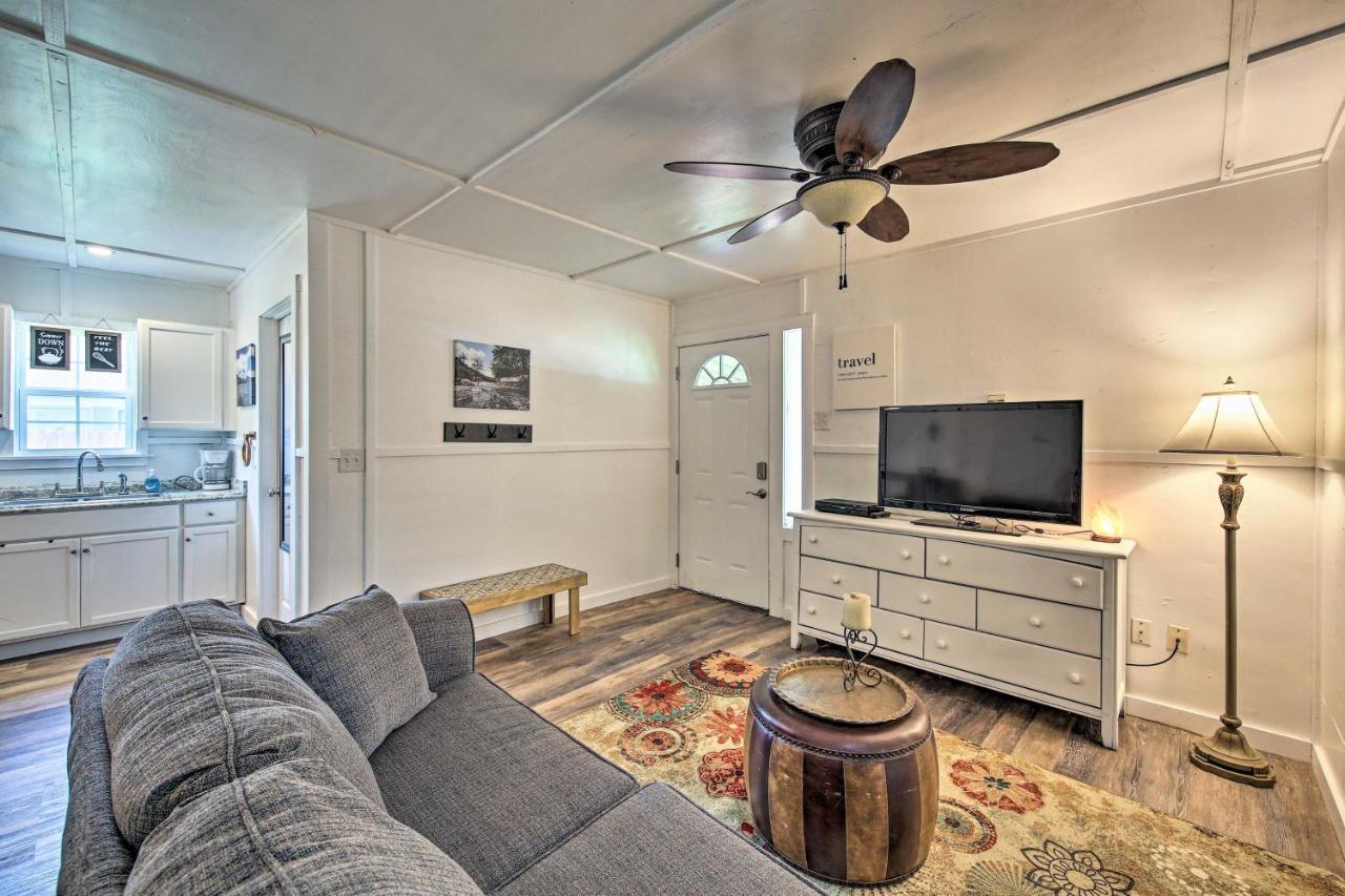 Pet-Friendly Canyon Lake Studio Fish, Boat, Relax Exterior photo