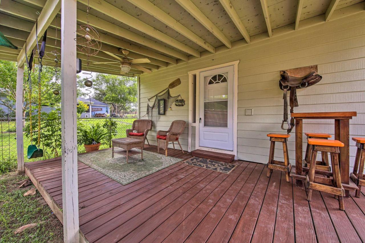 Pet-Friendly Canyon Lake Studio Fish, Boat, Relax Exterior photo